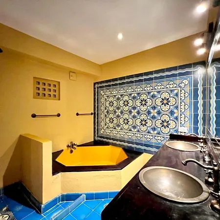 Сasa de vacaciones 8aps-4 Casa De 8 En El Centro Historico Con Piscina Y Wifi