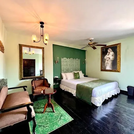Сasa de vacaciones 8aps-4 Casa De 8 En El Centro Historico Con Piscina Y Wifi *